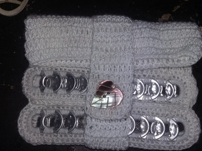 Monedero a crochet reciclando anillas de refresco