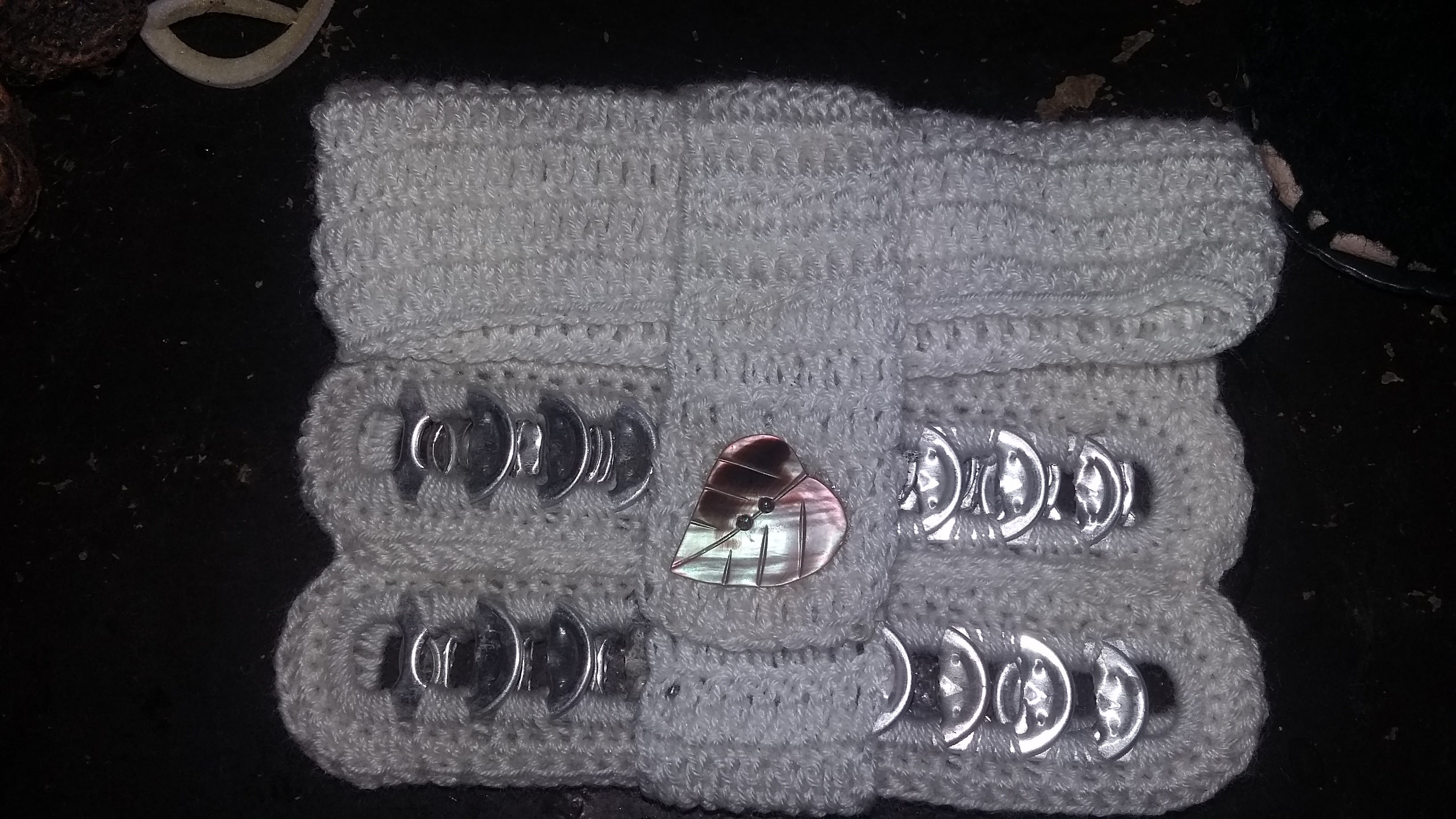 Monedero a crochet reciclando anillas de refresco