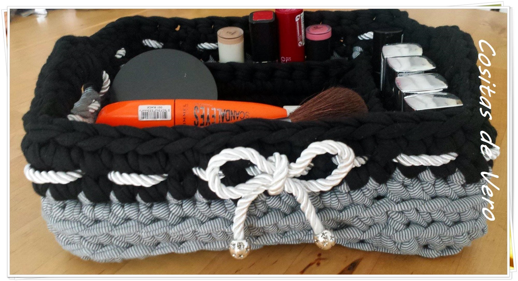 Cesta con separaciones de trapillo