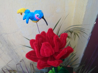 Colibrí hecho de limpiapipas