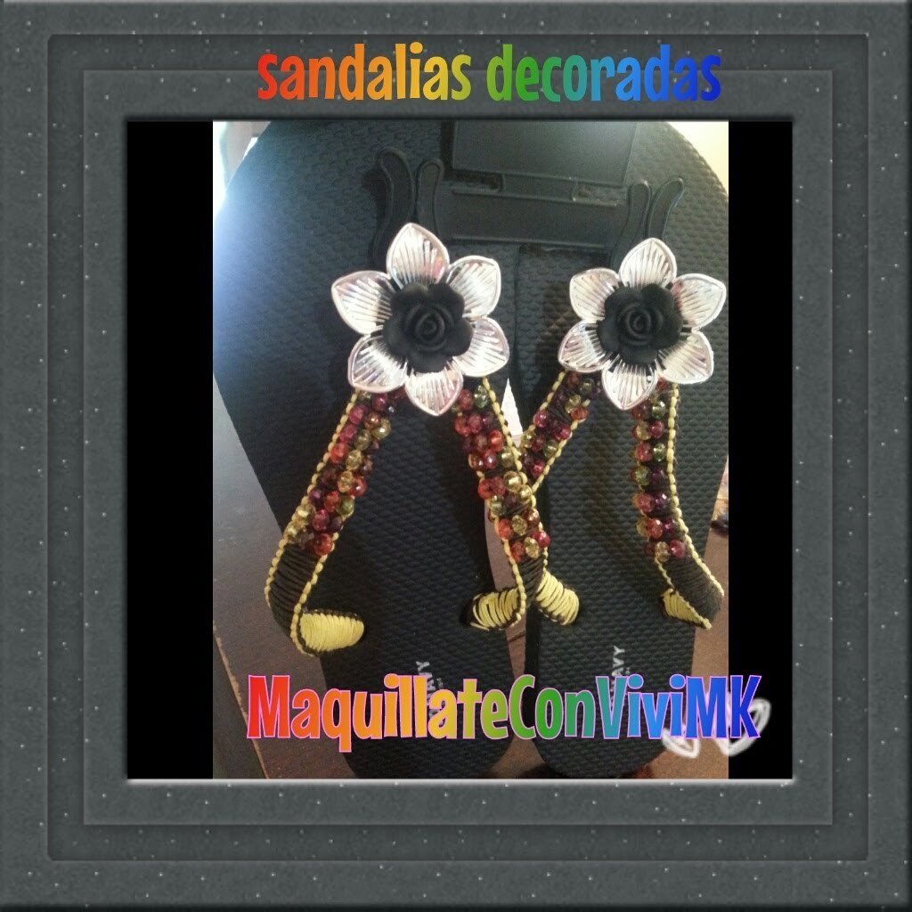 Sandalias decoradas con pedreria