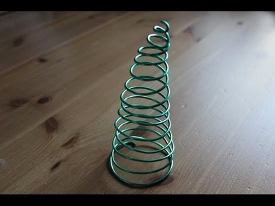 Cómo hacer un árbol de Navidad con alambre | facilisimo.com