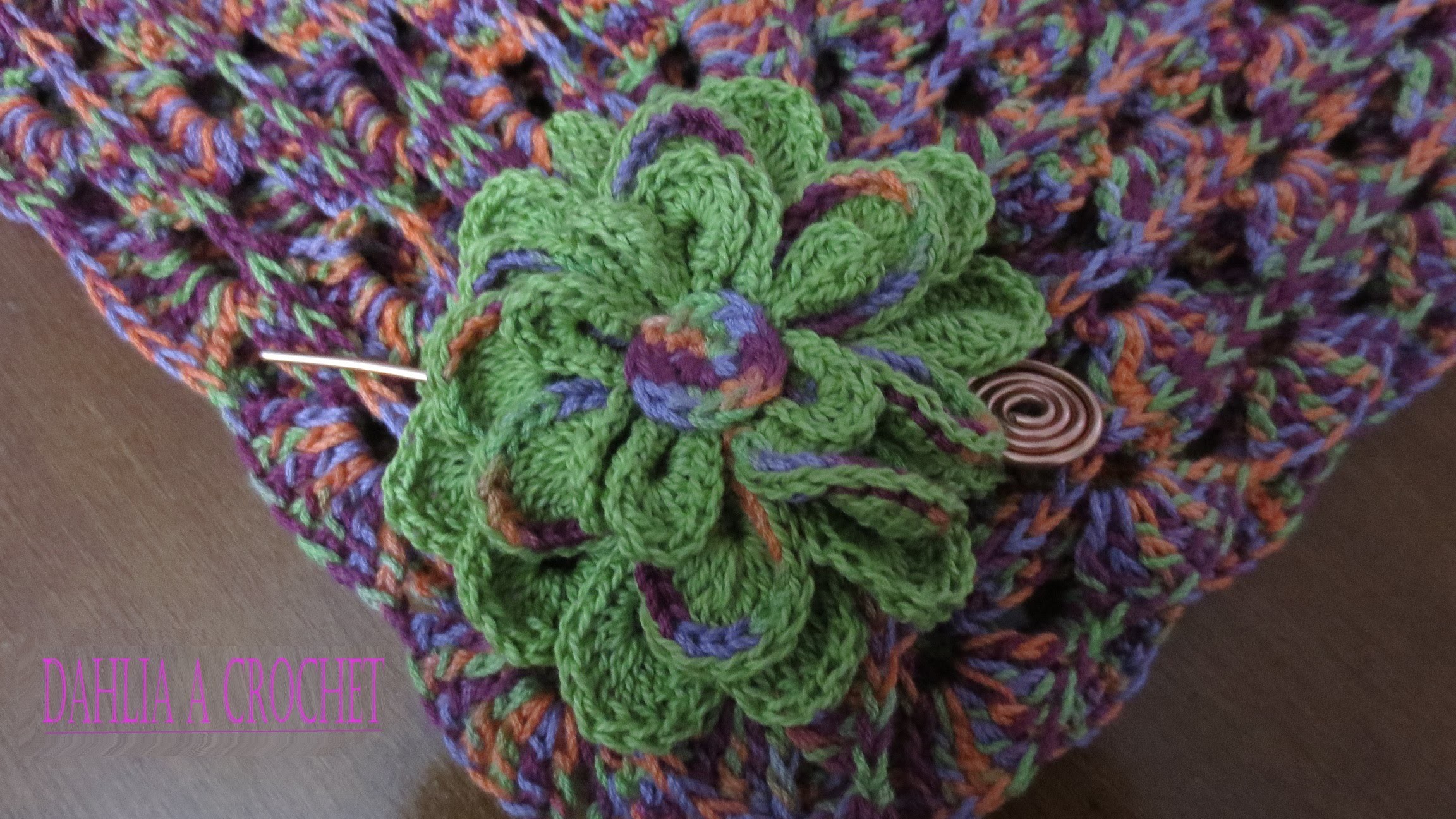 Dahlias verde Chal Crochet