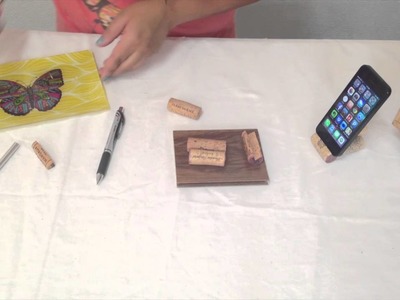 Vero Hoy - iPhone Stand with wine corks | Base de iPhone con corchos