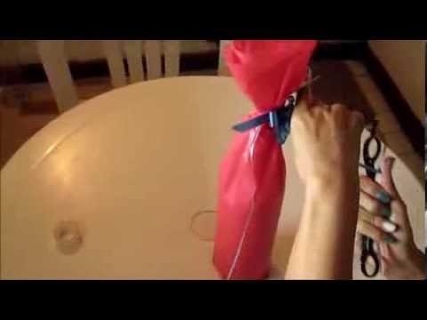 Como empacar una botella en papel seda para regalo - Wrapped in tissue paper