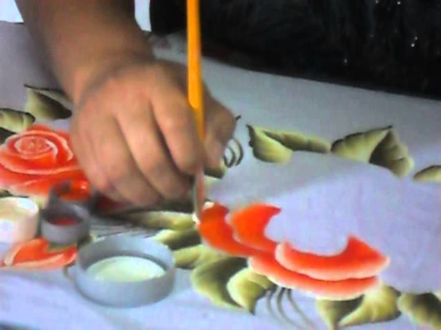 Ensinando a pintar Rosas no tecido