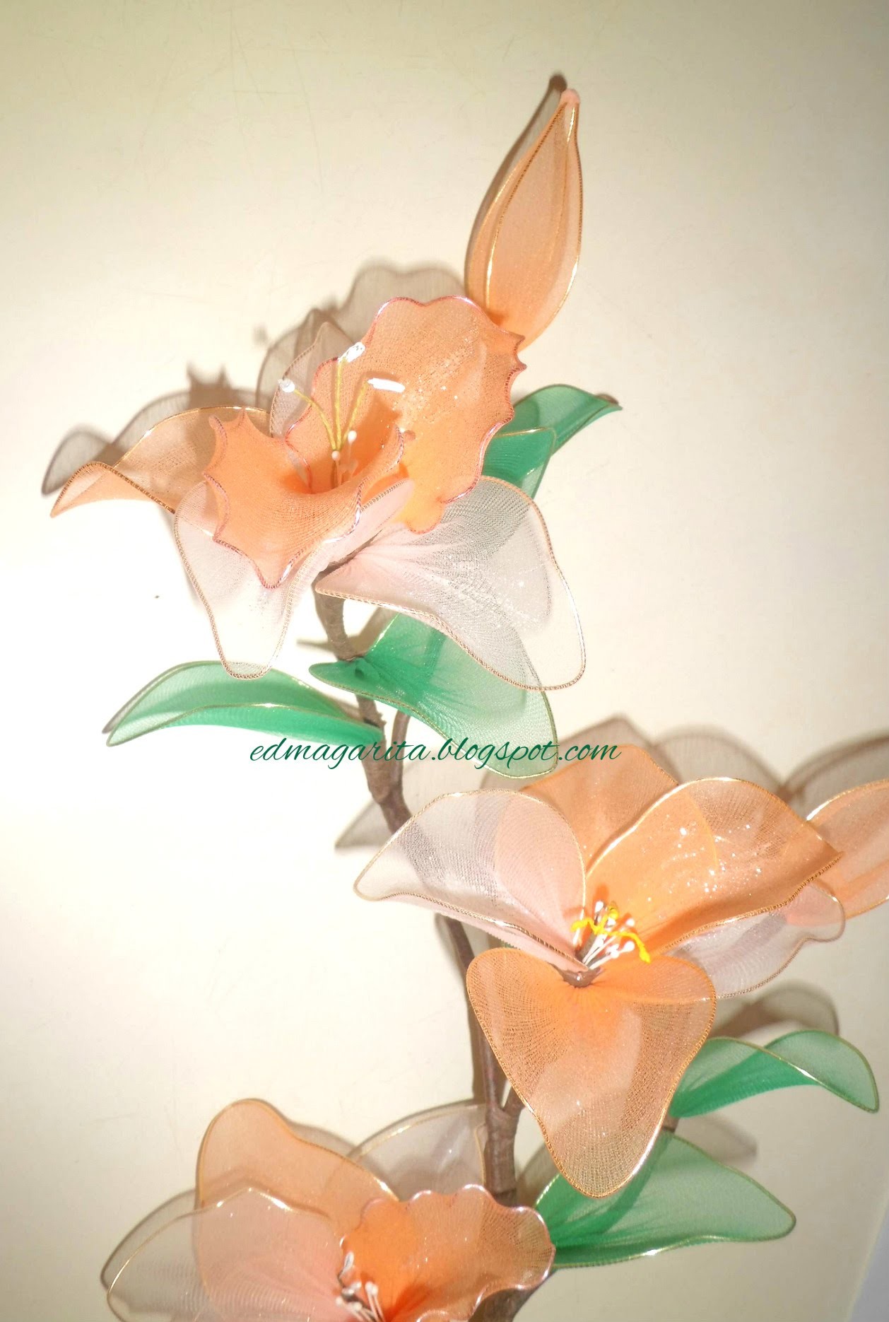 Tutorial: 01 Petalos Ondeados para Orquideas y Lirios de Nailon (Nylon)