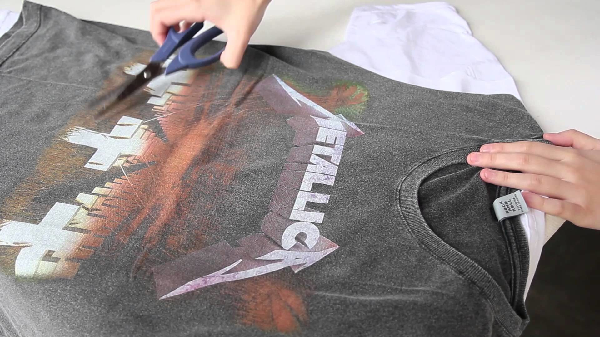 #blogringCH: Gi Ferrarezi ensina a customizar camisetas de banda para o LollaPalooza