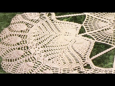 Carpeta con diseño de piñas a crochet