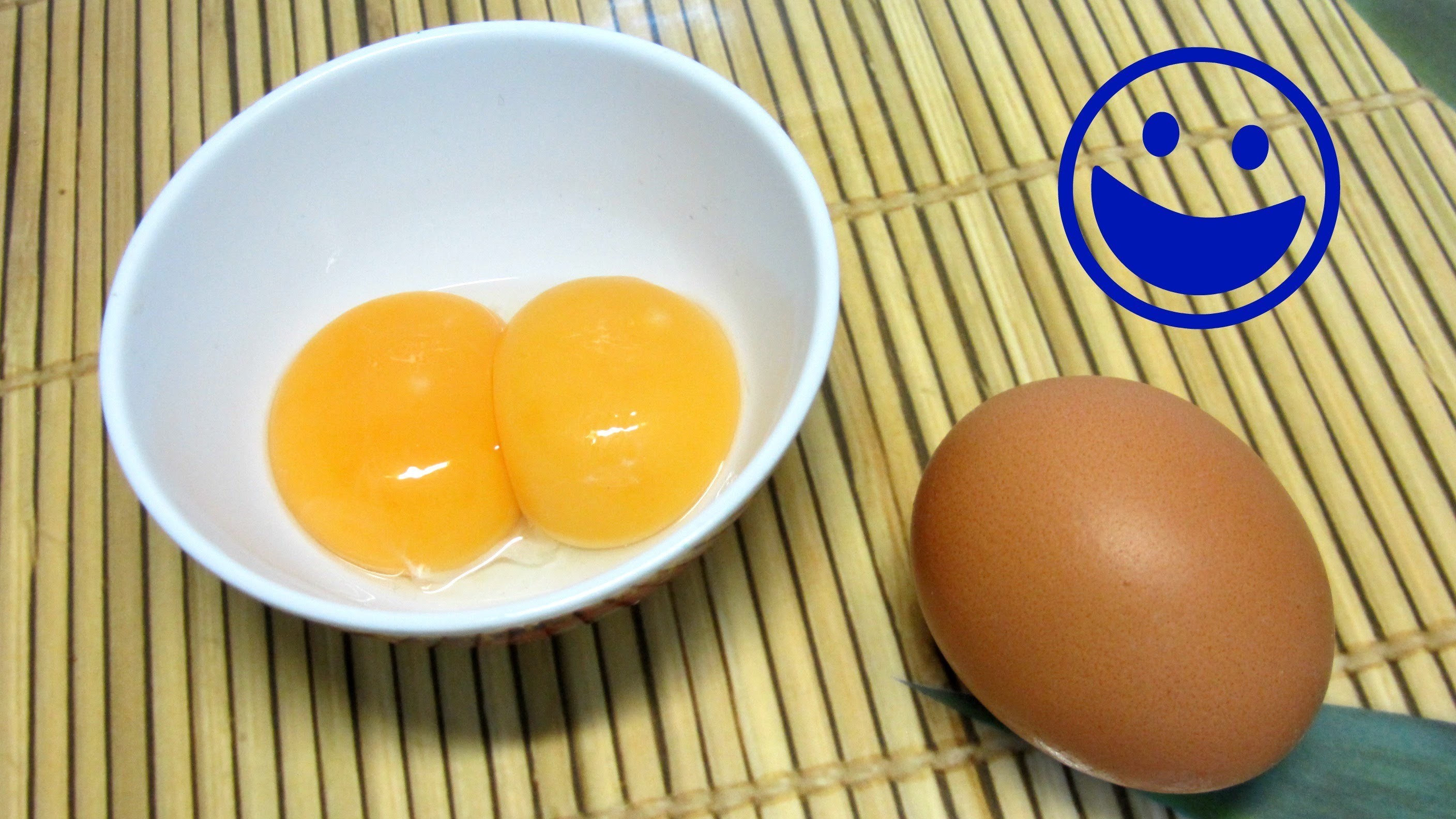 Como separar FÁCIL claras y yemas de huevo. How to separate egg white and yolk