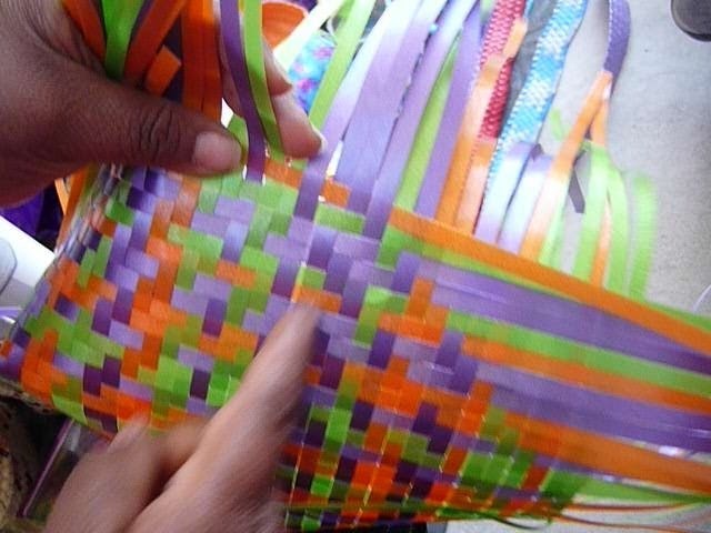 Cesto o tenate tricolor