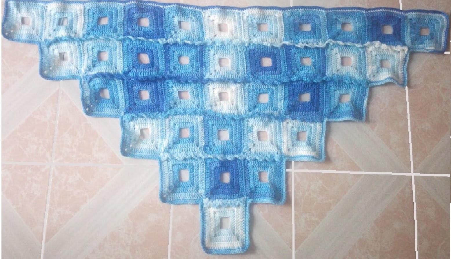 Shawl light blue crochet