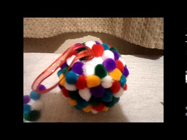 Diy esfera y pino hecho con  pompones de colores