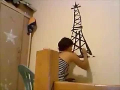 DIY Torre Eiffel pintada en la pared.
