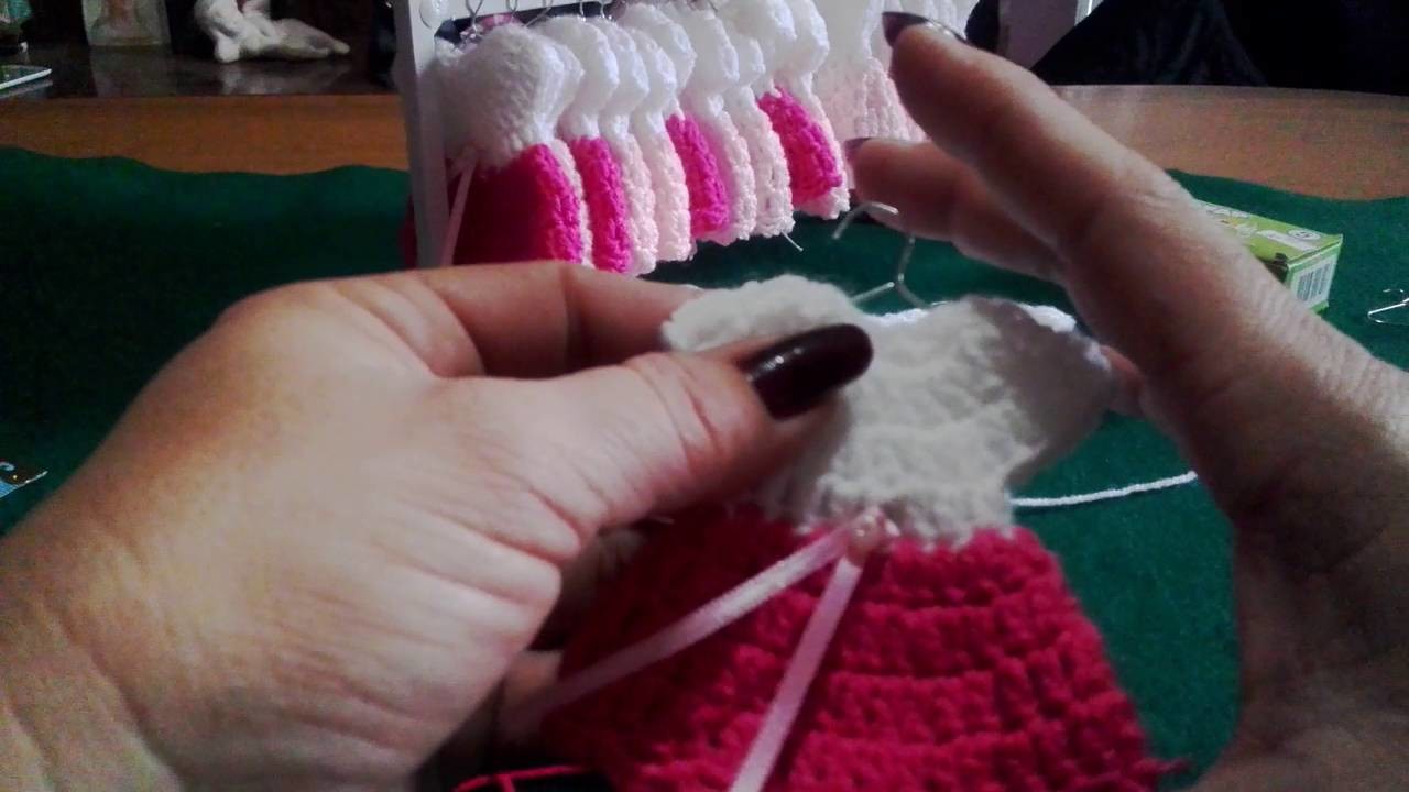 Mini vestidos crochet y percha  (parte 1)