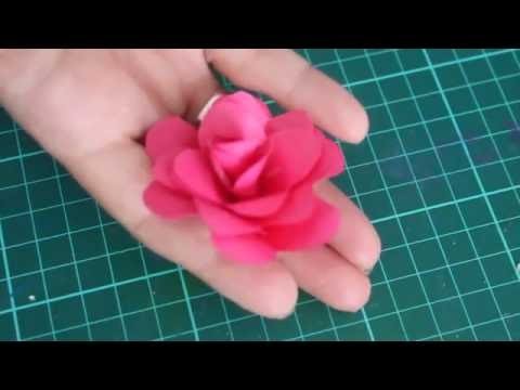Cómo hacer una rosa en cartulina - How to make a rose in cardboard