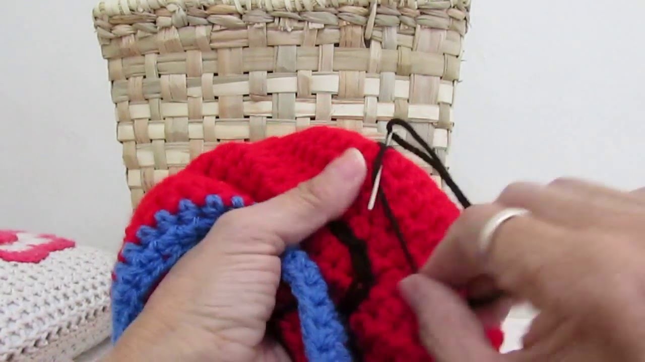 Gorro de Spiderman tejido en crochet y bordado ·º parte,