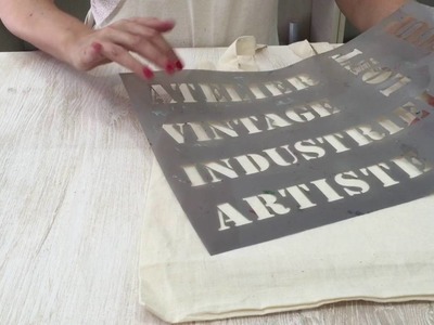 DIY Personaliza una tote bag con Chalk Paint en spray y plantillas