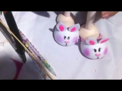 Fofucha portarollo higiénico (Pies con pantuflas)