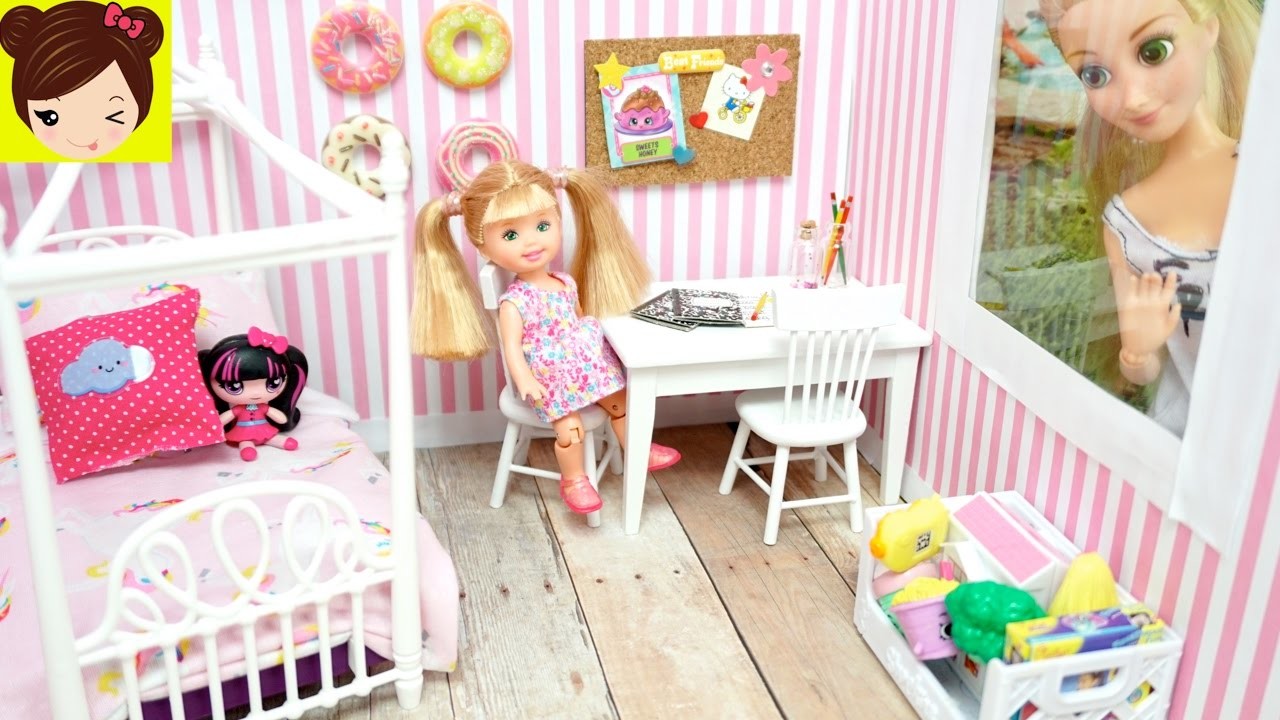 Hija de Rapunzel decora su Dormitorio - Las bebes de Elsa y Ana la visitan - Manualidades de Barbie