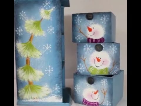 Pintura decorativa,  muñecos de nieve y pinos de navidad.