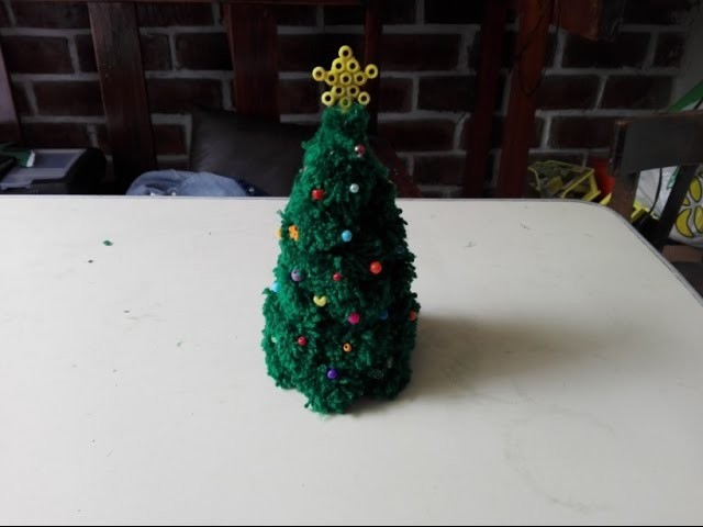 DIY: Árbol navideño de pompones | MOCCIAL