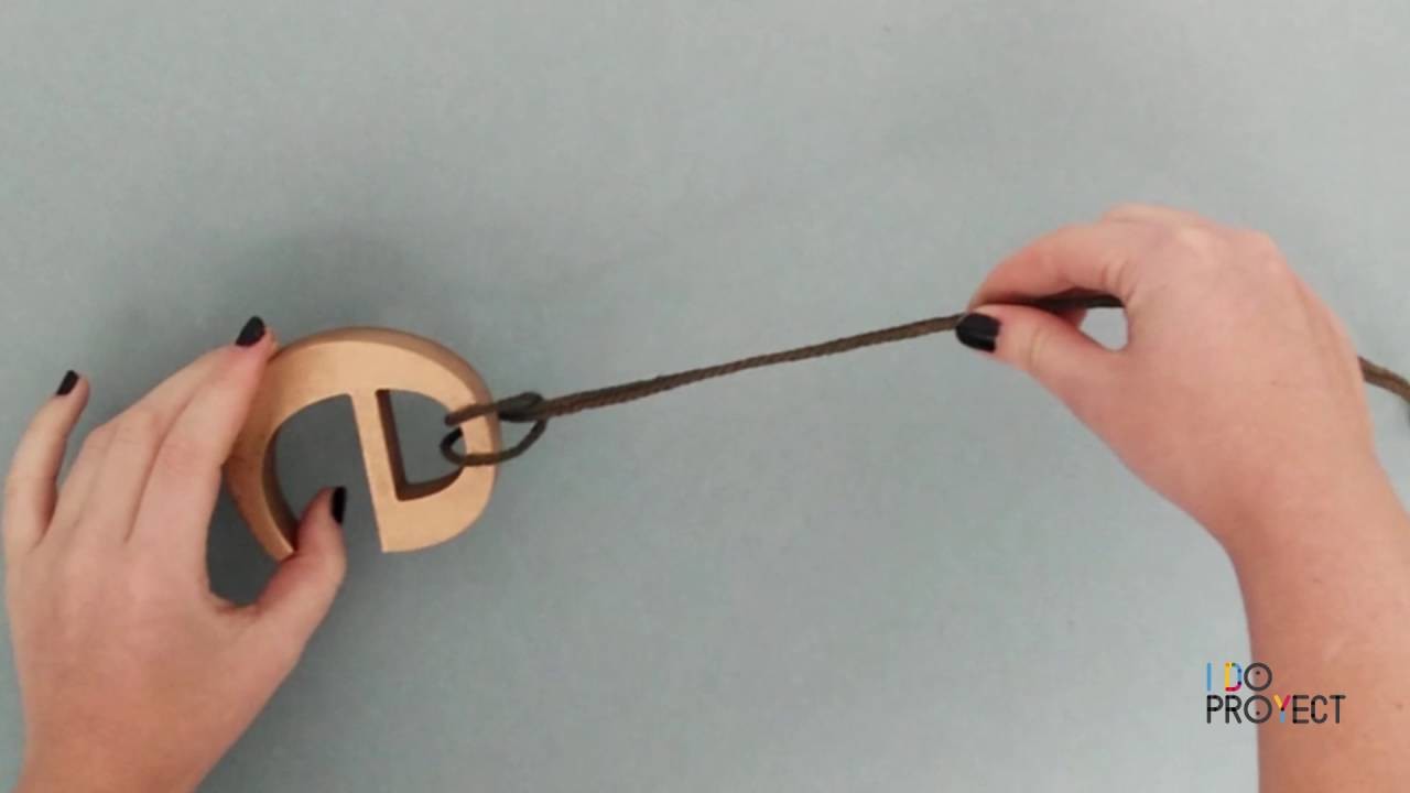 Cómo hacer un collar de letra