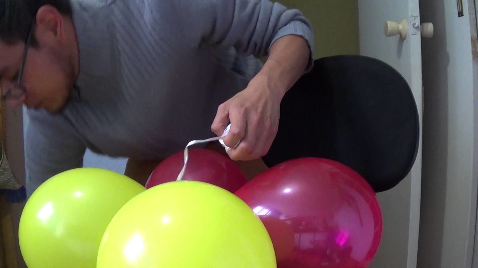 Como hacer columna de globos sin base