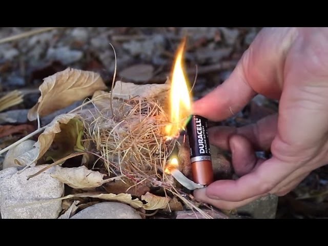 Como hacer fuego con pila y papel de chicle - Adrián de la Cruz