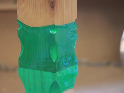 Encastrar madera con botellas de plástico PET recicladas