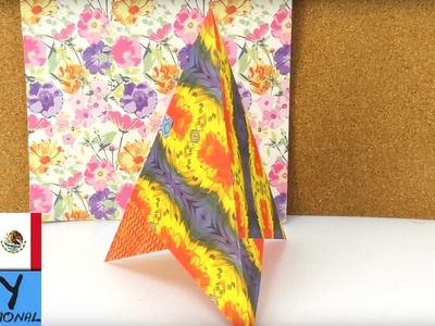 Tarjeta en forma de cono | Pirámide