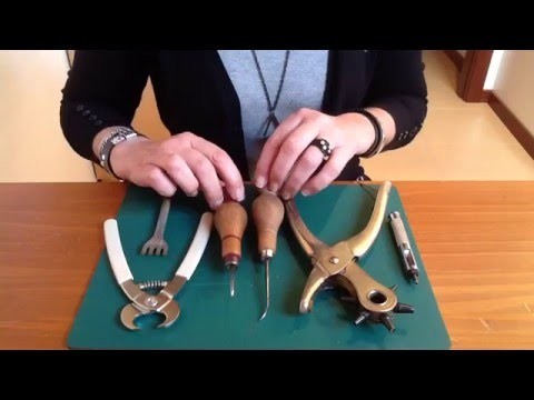 Cómo utilizar las herramientas para agujerear el  cuero antes de coserlo