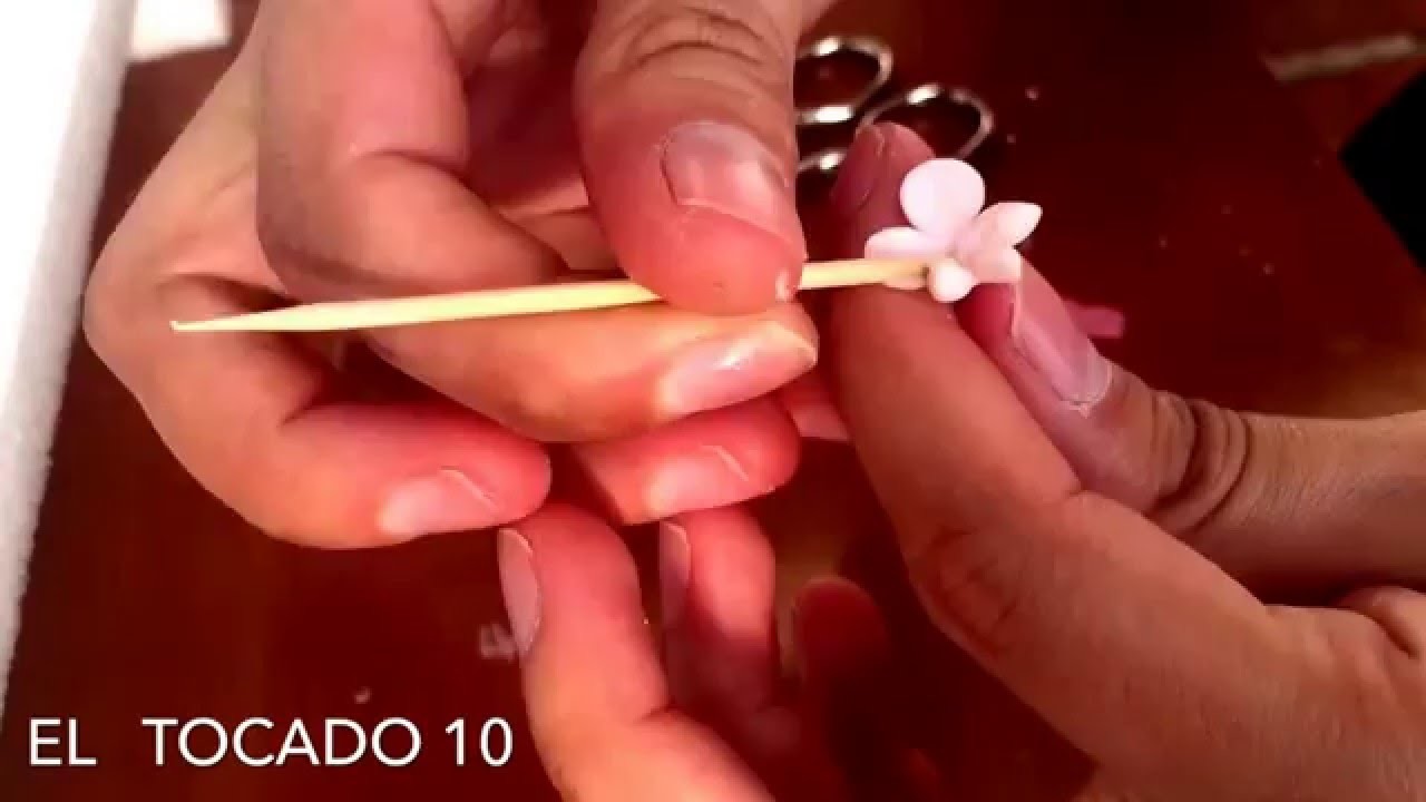 Como hacer flores de porcelana