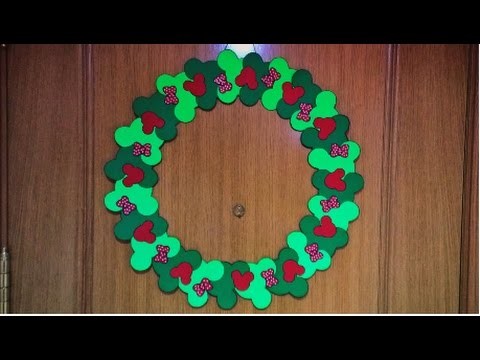 DIY Corona de Navidad de Mickey Mouse.  Mickey Mouse Christmas Wreath