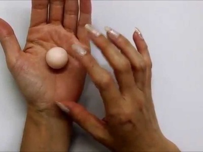 Como forrar una bola de unicel con porcelana fría ó pasta flexible