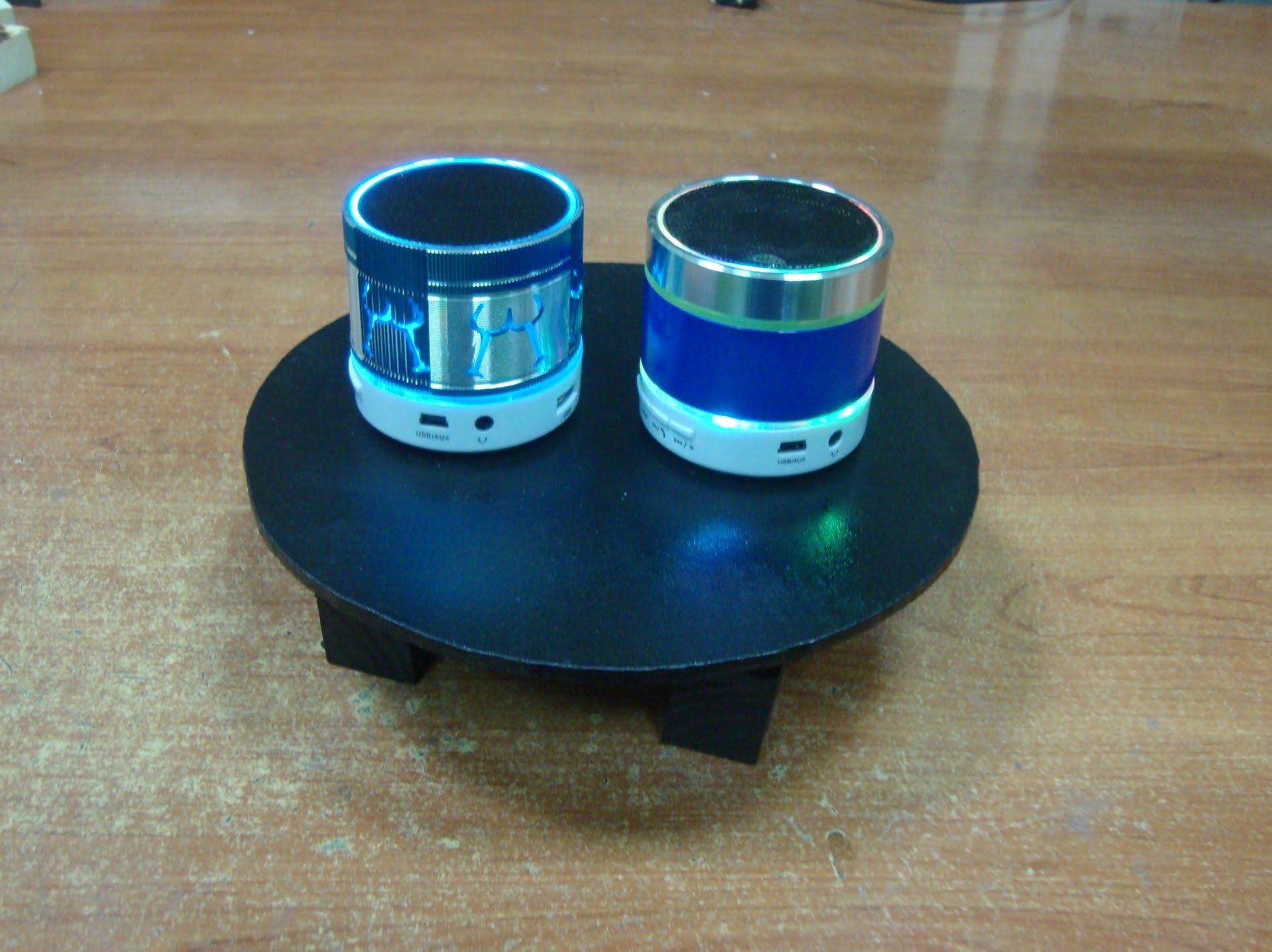 Expositor giratorio CASERO con material RECICLADO