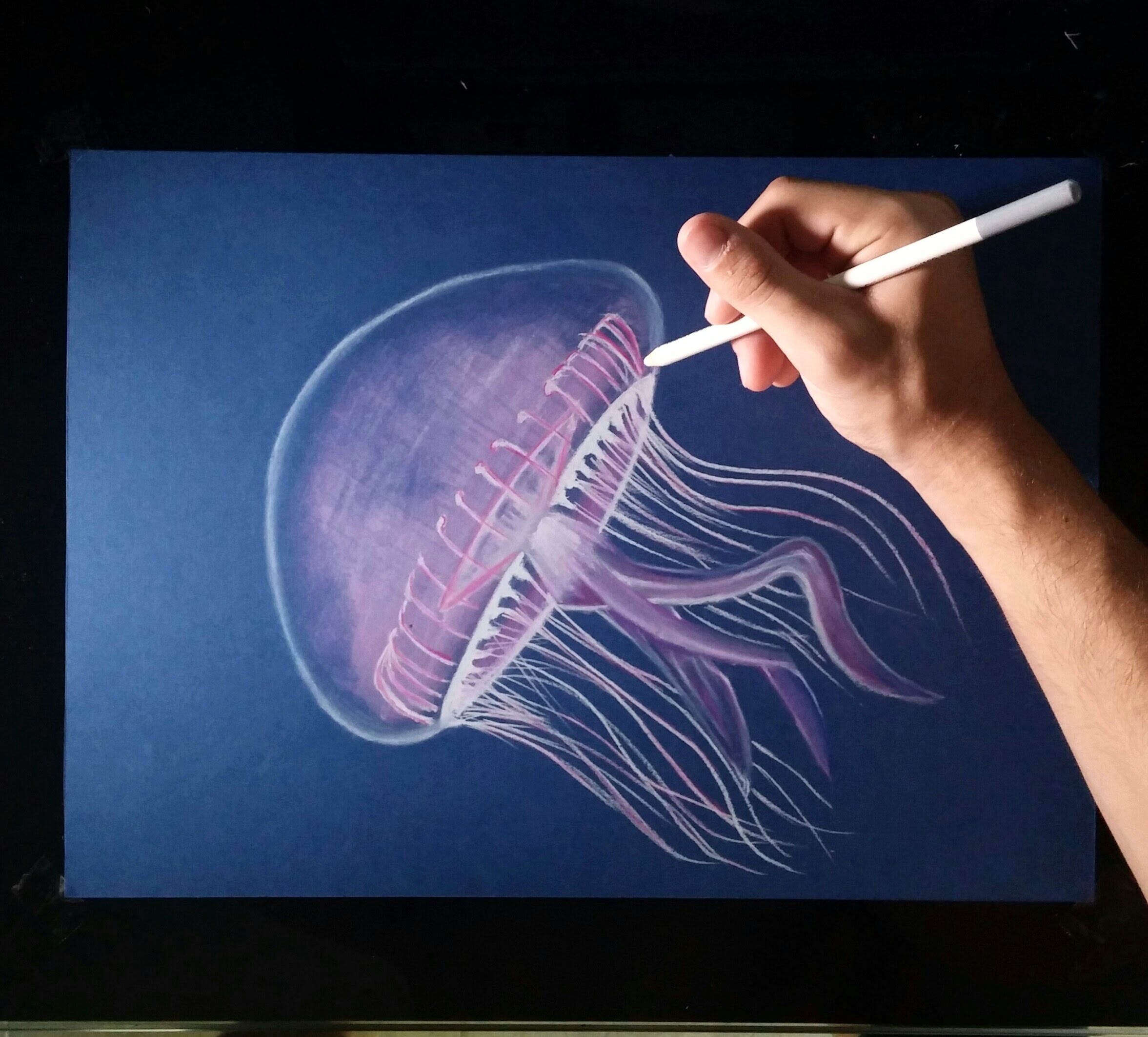 Cómo dibujar una Medusa con lápices de colores