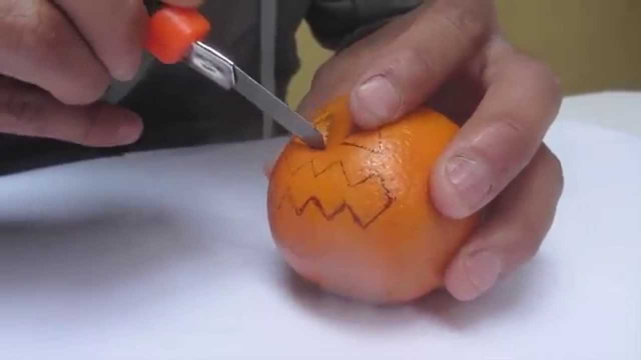 Cómo Hacer una Calabaza para Hallowen [Calabaza de Naranja]
