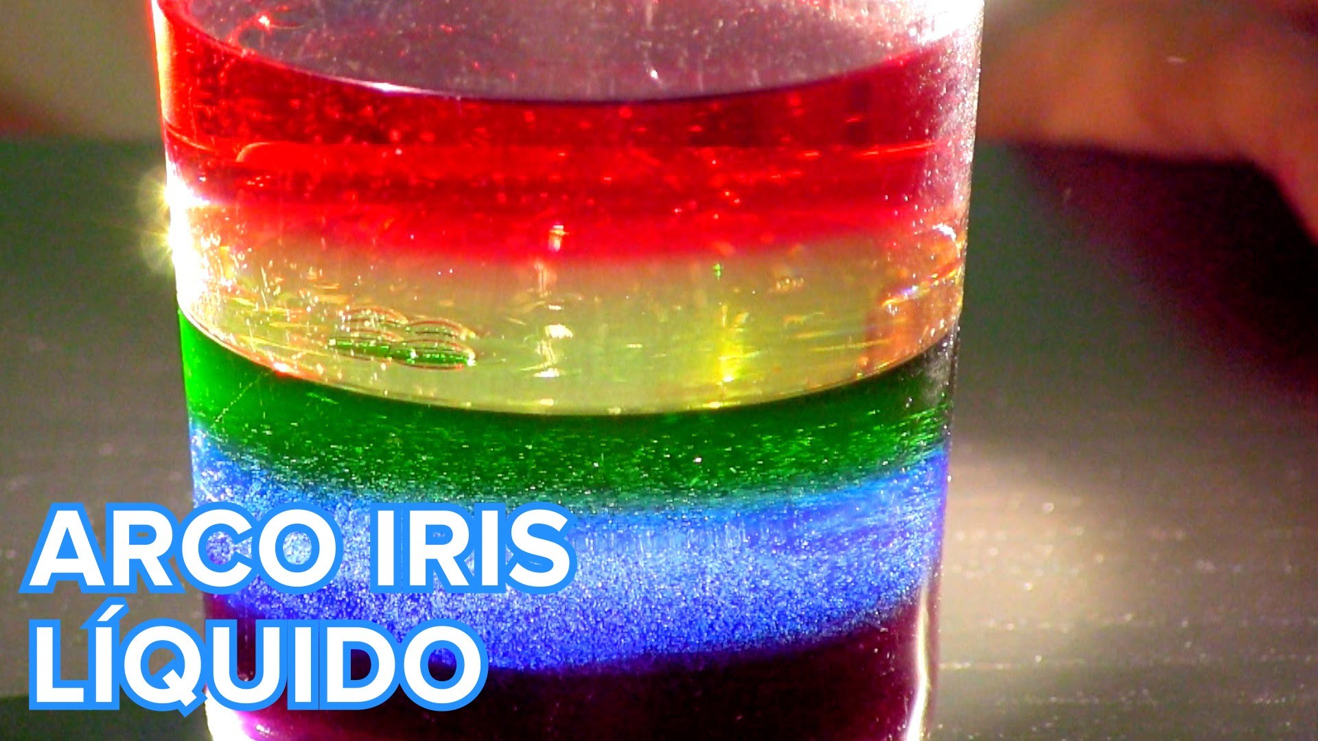 Cómo hacer un arco iris líquido | Experimento para niños