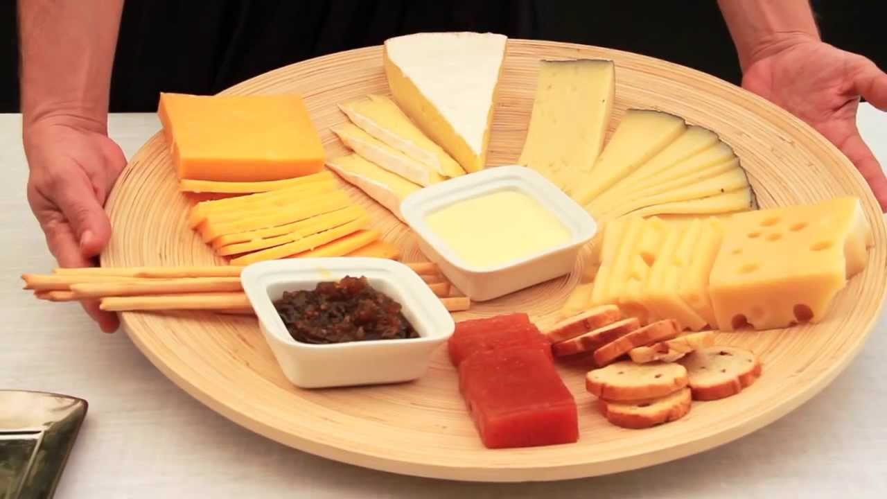 Cómo preparar una tabla de quesos. Cocinar para amigos.