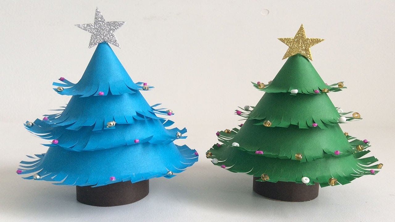 Paper Christmas tree.  Árbol de navidad de papel. Decoraciones navideñas. Christmas decorations.