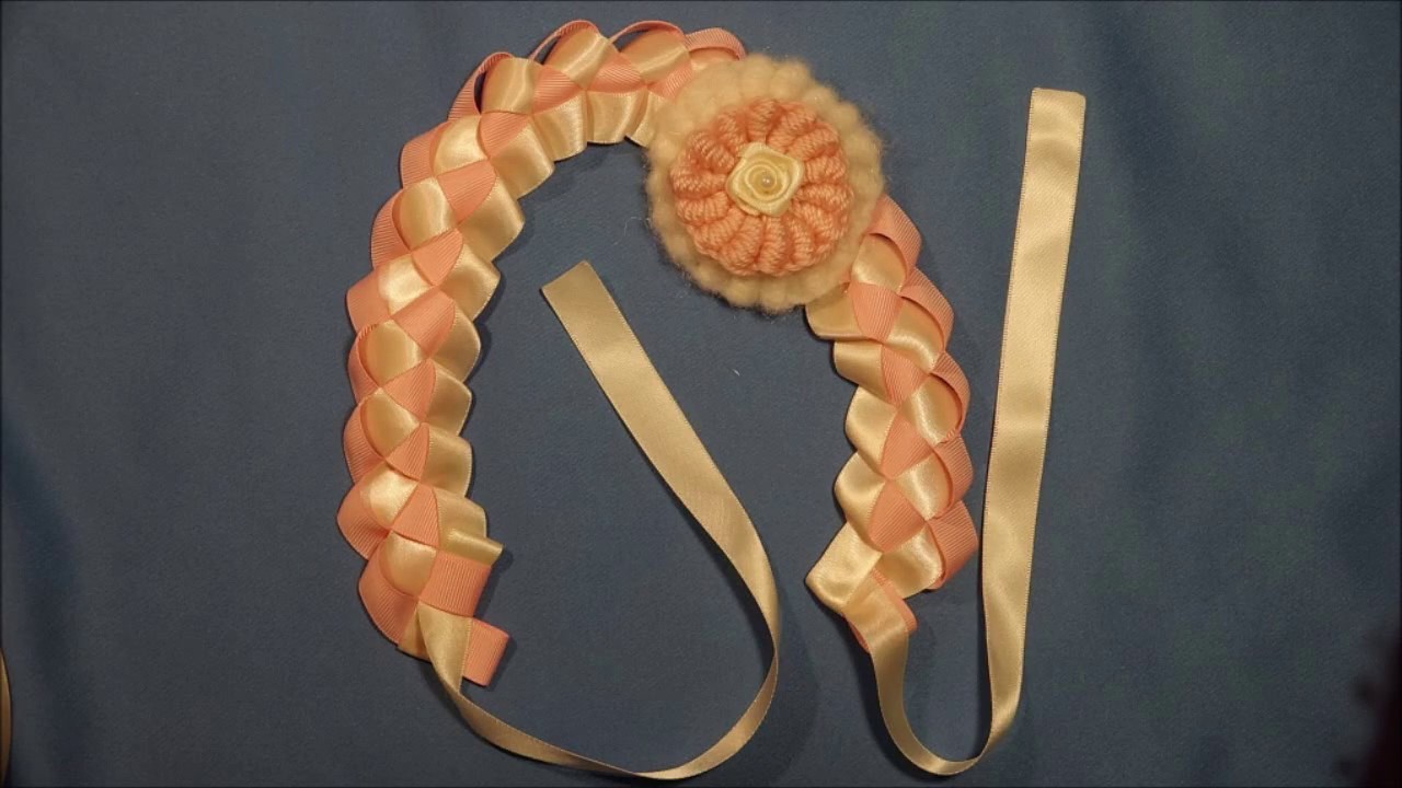Diadema de listón con flor a crochet. ribbon head band
