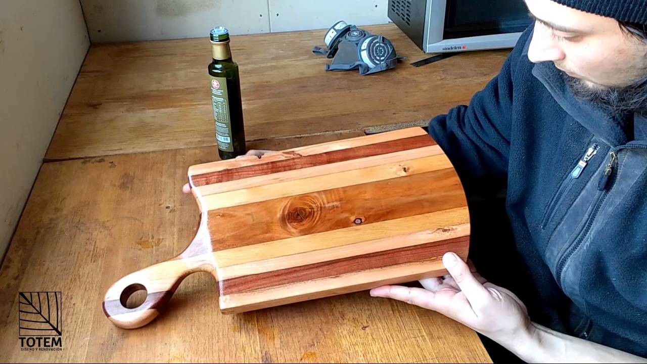 Aplicación de aceite en tabla de picar(madera nativa)