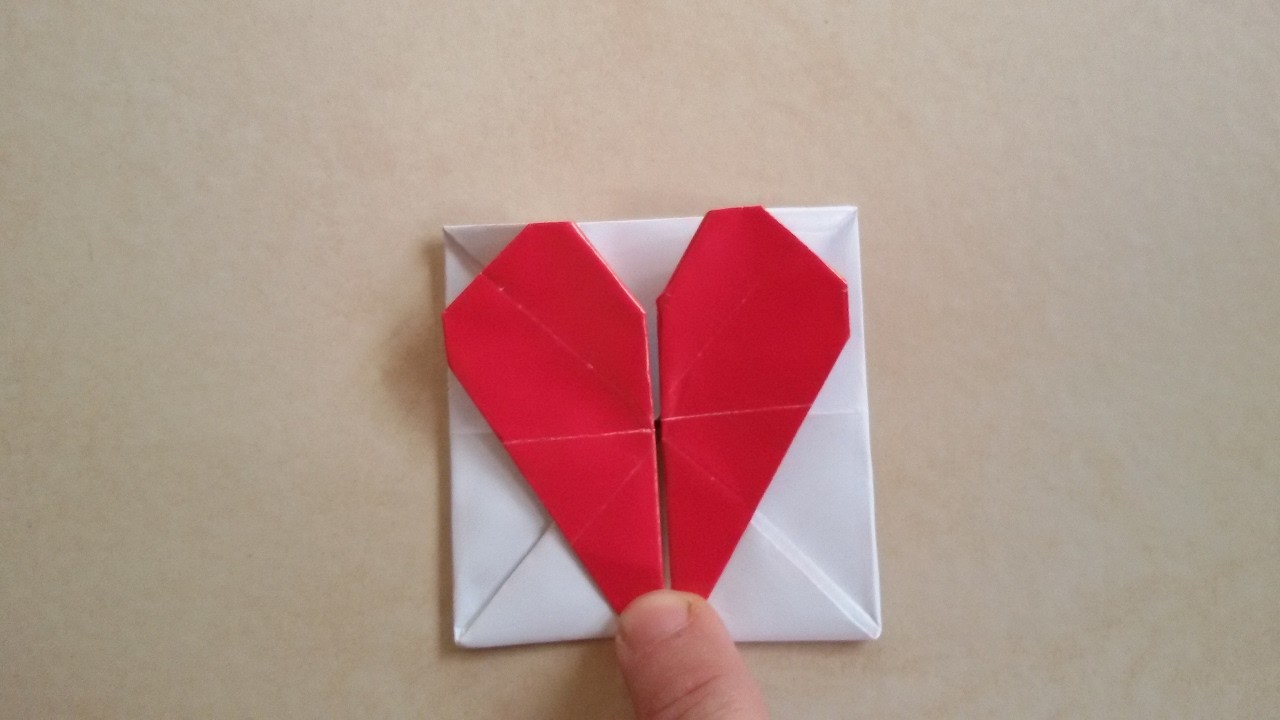 Origami Heart Box with Secret Message - Caja corazón con mensaje secreto