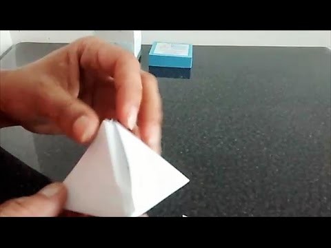 Como hacer una piramide de papel rapido y facil