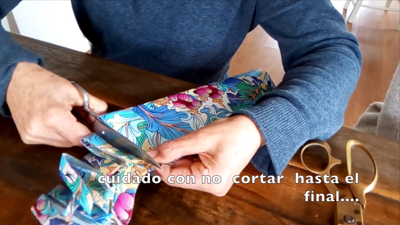 Parasol de Ganchillo: cómo hacer hilo de plástico reciclando una bolsa
