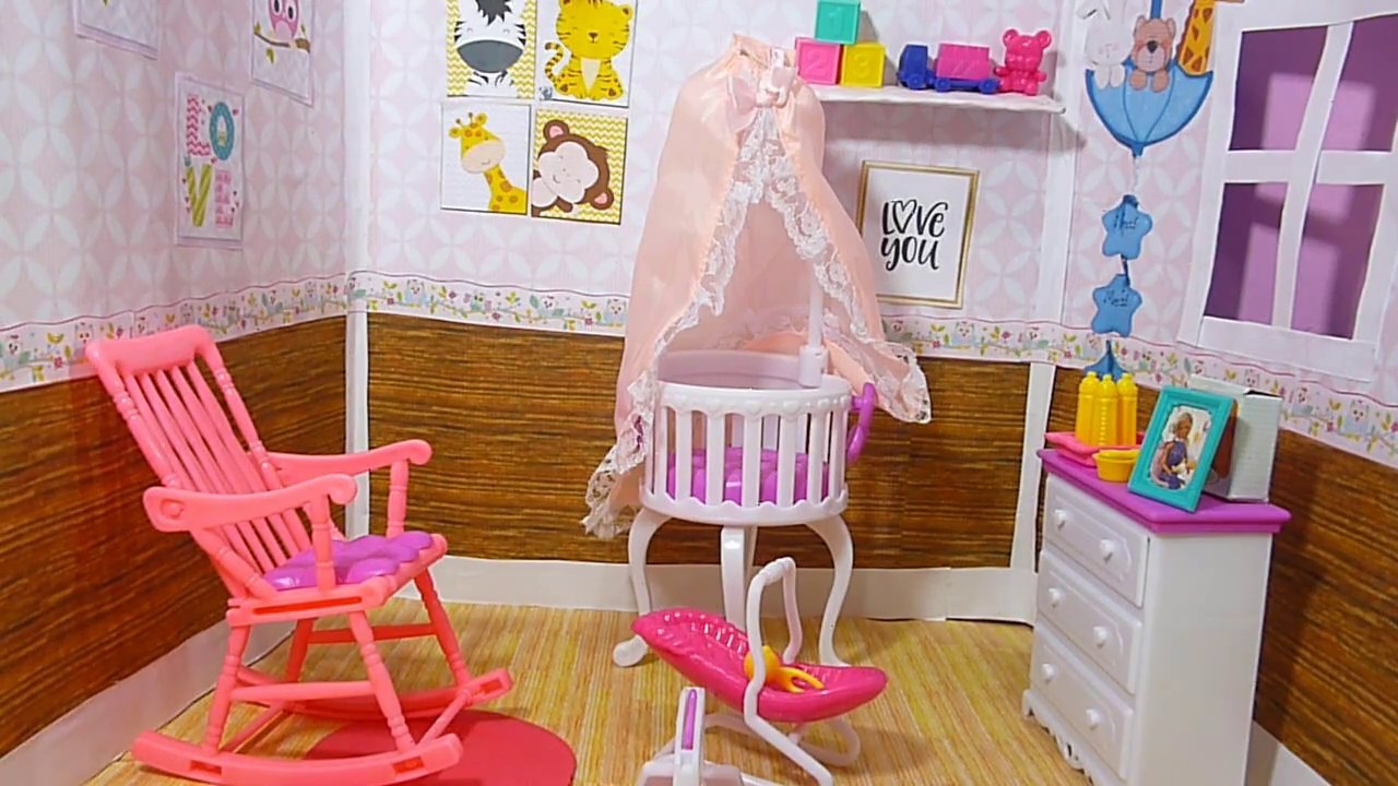 Como hacer la habitacion del bebe de Barbie | manualidades para muñecas