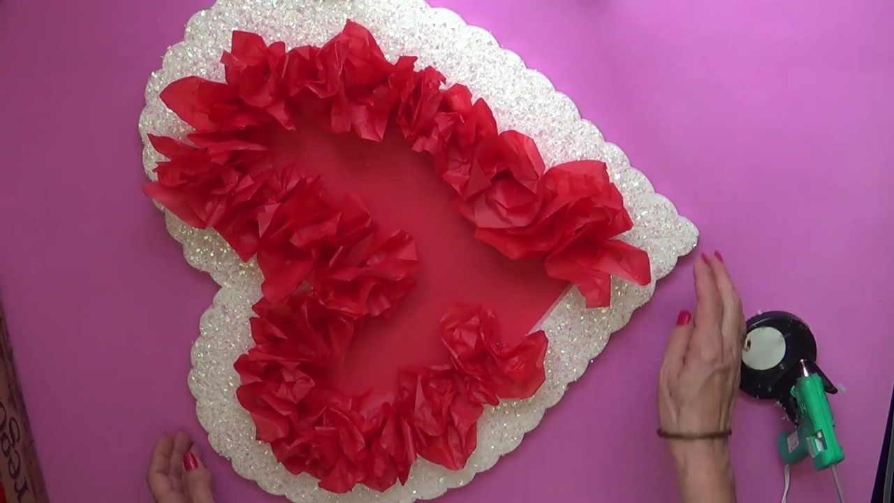 Como hacer un Corazòn con  rosas rojas de papel. DIY