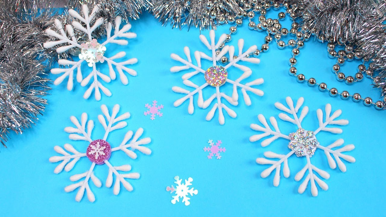 DIY Снежинки из ватных палочек. Как сделать снежинки. Простые Новогодние поделки