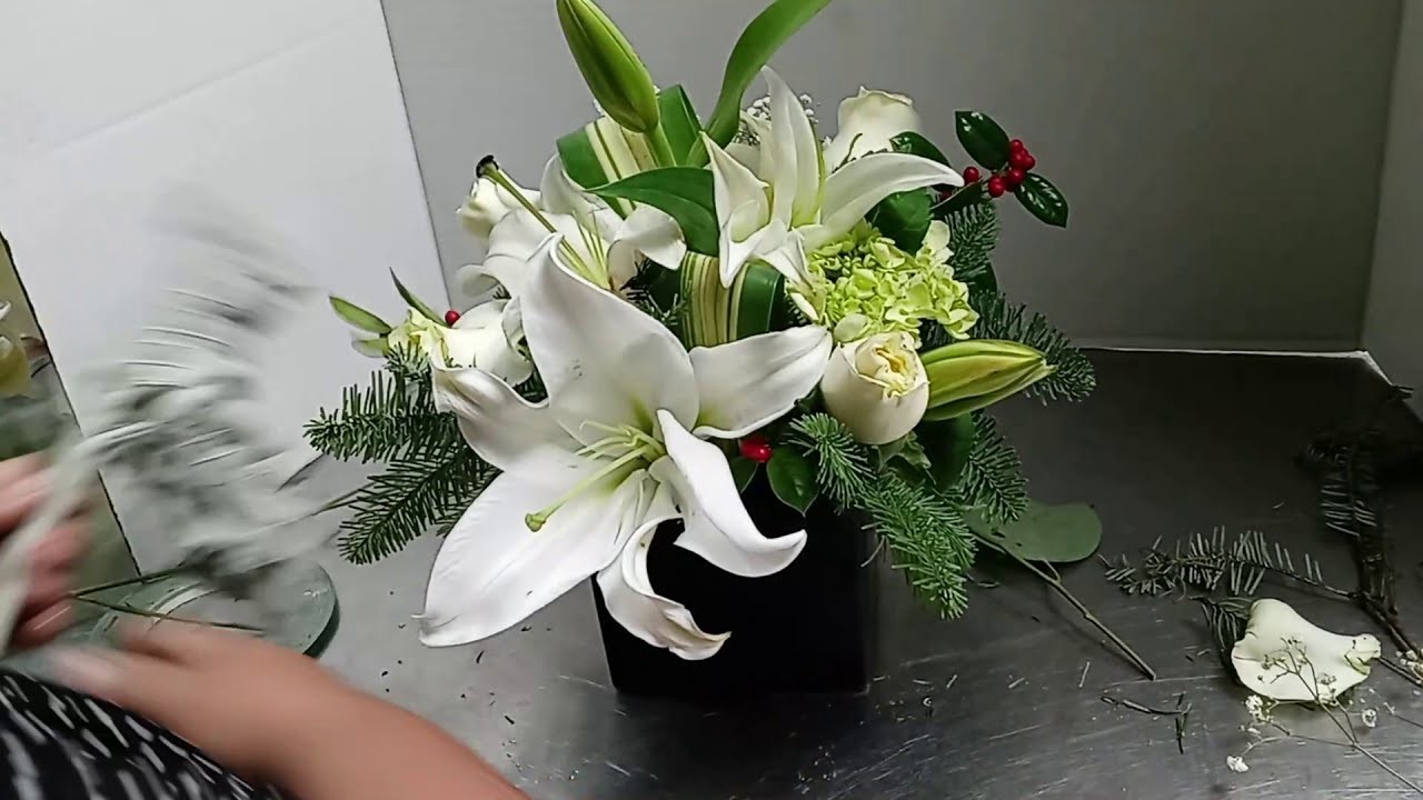 Asi de facil se hace un arreglo de flores para centro de mesa o para regalar.